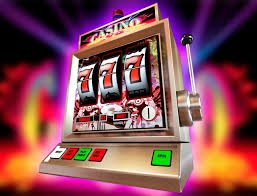 Ilustrasi gameplay sportsbook dan slot online di hp mobile